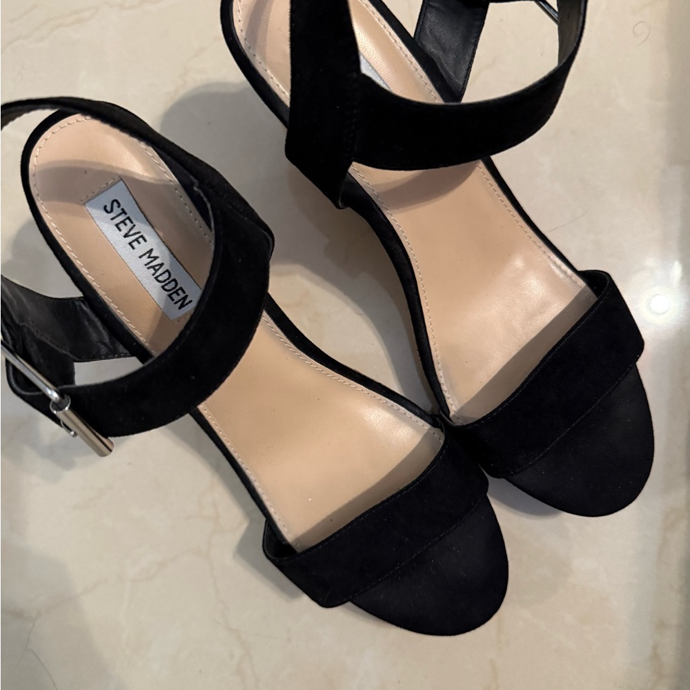 Steve Madden Elegant Black Sandals